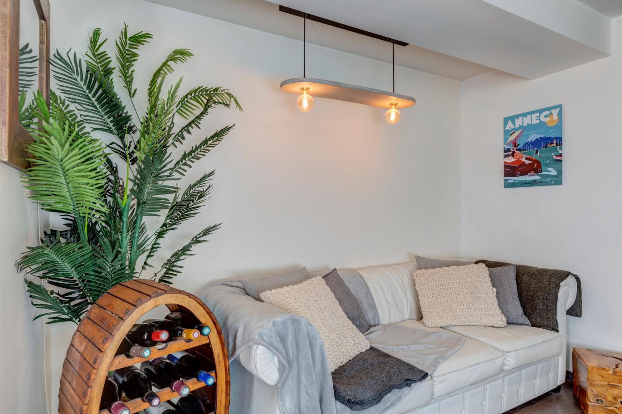 Le Pura Vida, Hyper Centre Terrasse + Parking Apartment Annecy Luaran gambar