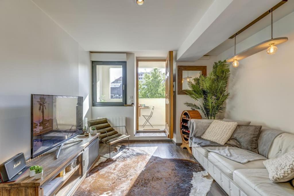 Le Pura Vida, Hyper Centre Terrasse + Parking Apartment Annecy Luaran gambar